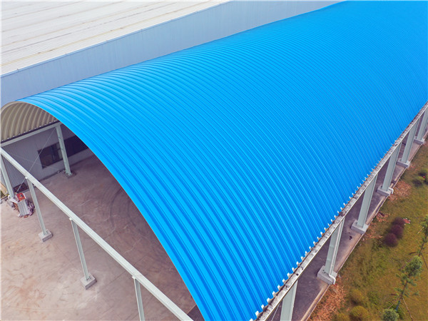 重慶某光伏公司出料車間拱形屋頂工程案例解析采光帶設計細節